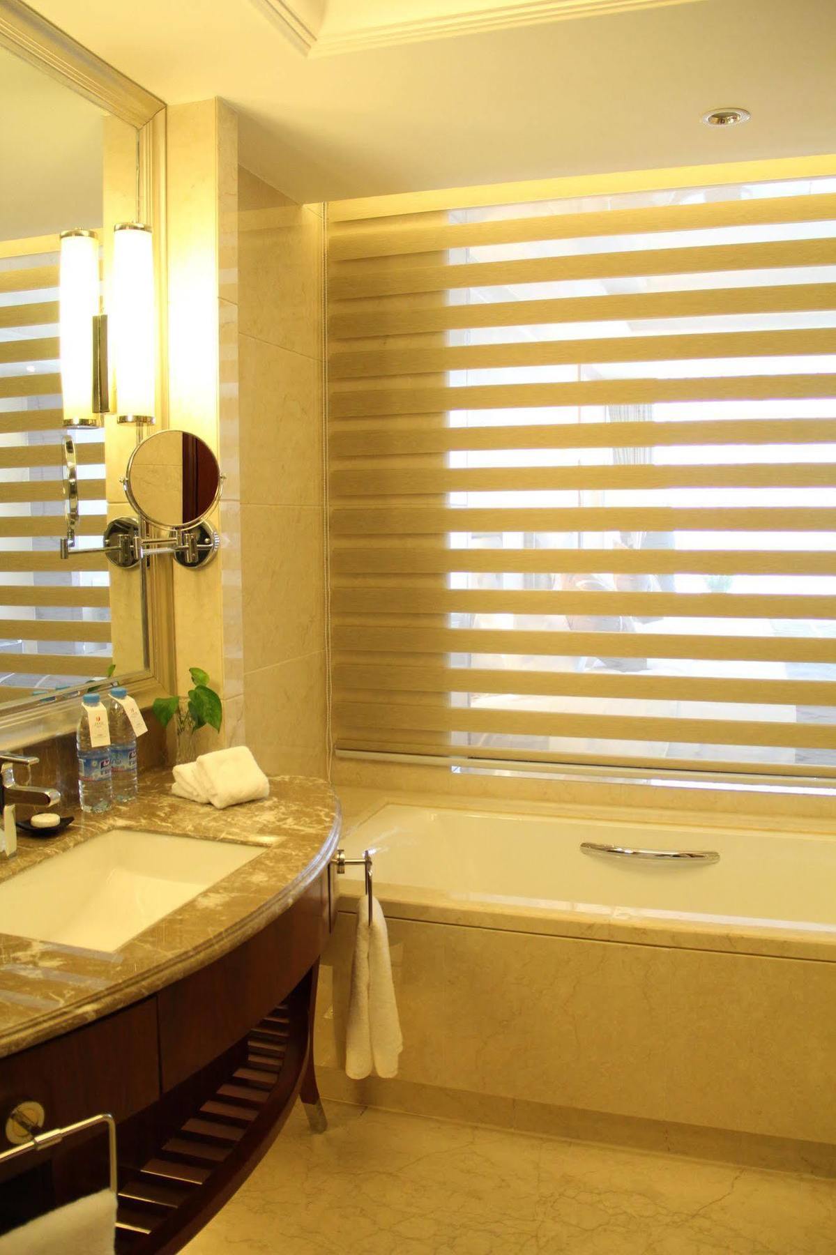 Baoji Jianguo Hotel Екстер'єр фото